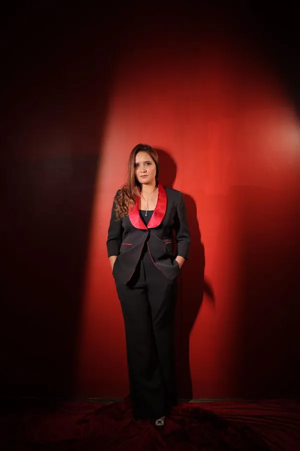 The_Alpha_Women_Blazer_Set_Black_And_Red
